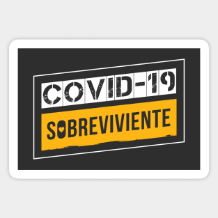 Covid-19 Sobreviviente White/Yellow (Coronavirus Survivor, Spanish Edition) Magnet